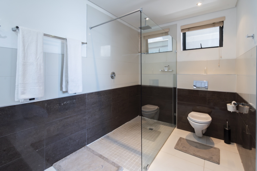 To Let 3 Bedroom Property for Rent in Green Point Western Cape